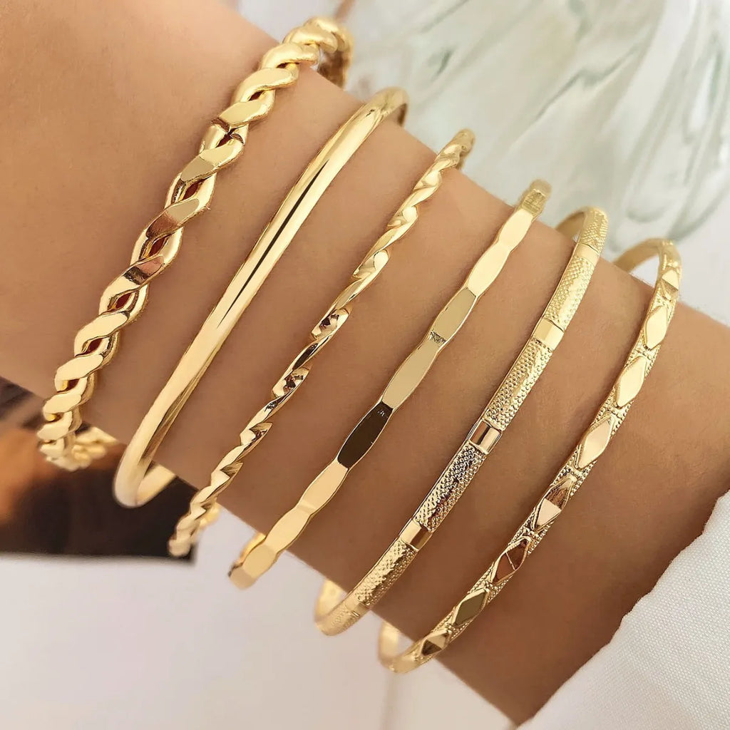 Layered Chain Bracelet Set detail