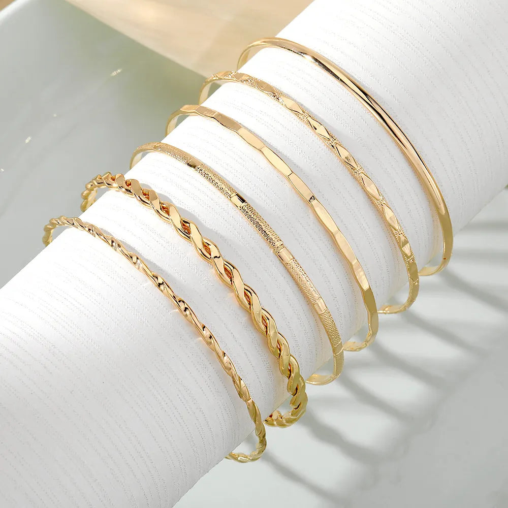 Layered Chain Bracelet Set close-up
